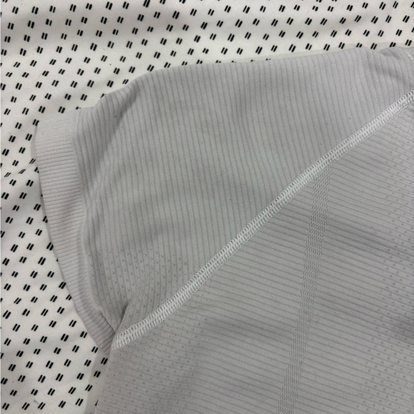 Lululemon swiftly tech size 4 - Picture 5 of 7